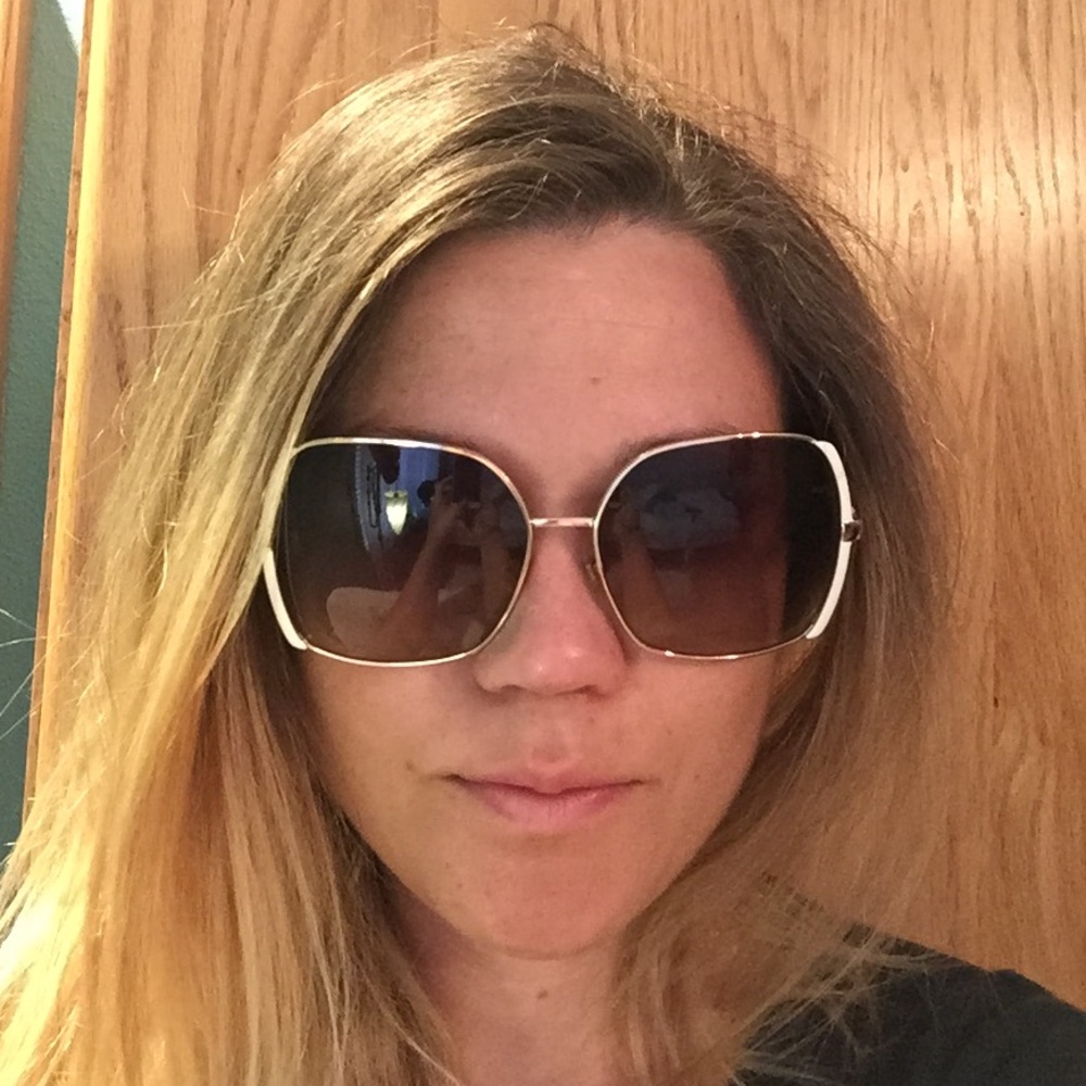 Kate Spade sunglasses. No case